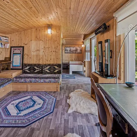 Amazing In With Kitchen Holiday home